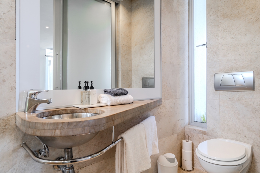 8 Bedroom Property for Sale in Camps Bay Western Cape